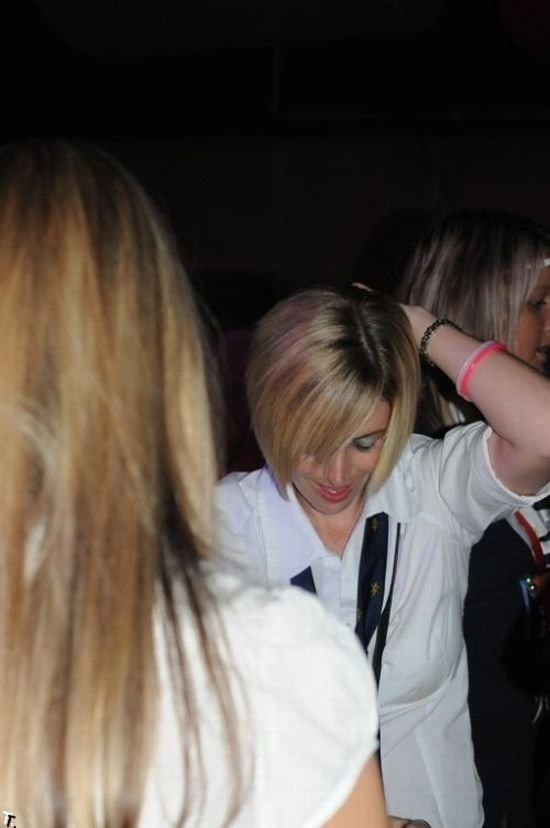 Дівчата в шкільній формі в нічних клубах (100 фото) – фото 35