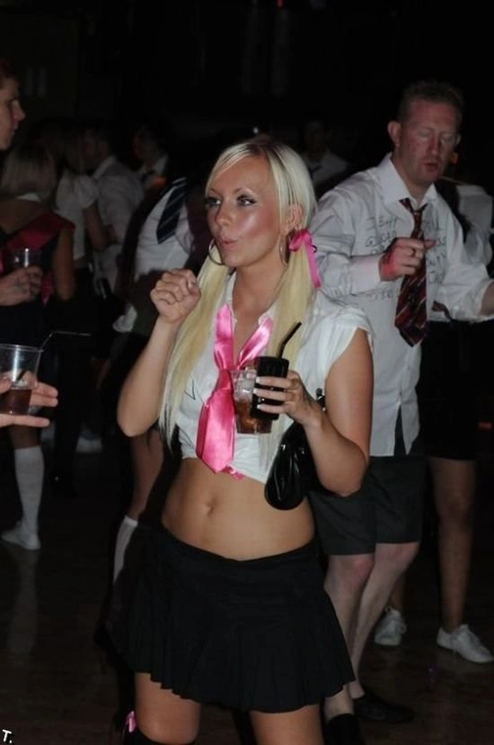 Дівчата в шкільній формі в нічних клубах (100 фото) – фото 36