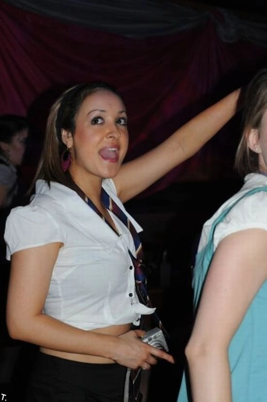 Дівчата в шкільній формі в нічних клубах (100 фото) – фото 52