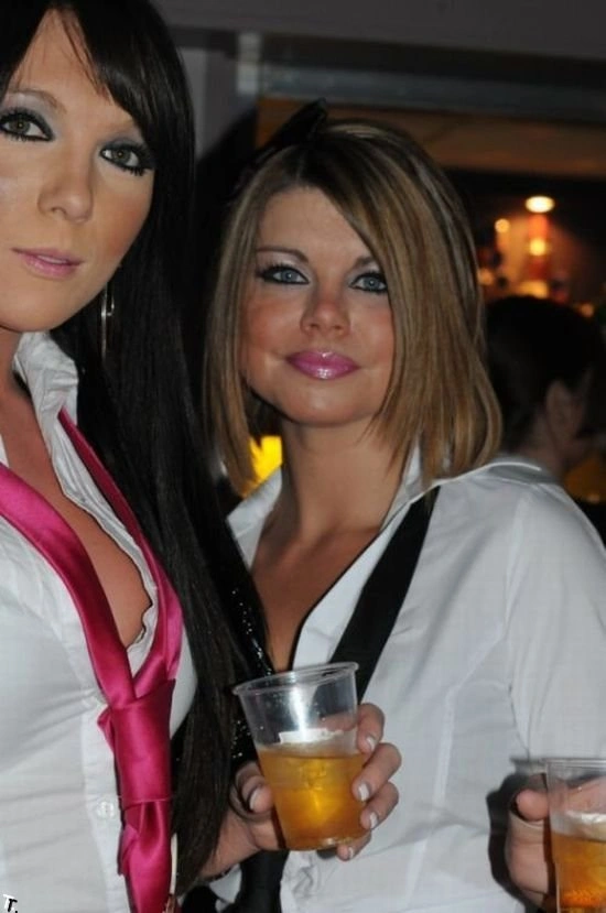 Дівчата в шкільній формі в нічних клубах (100 фото) – фото 62