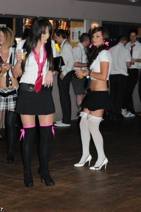 Дівчата в шкільній формі в нічних клубах (100 фото) – фото 72
