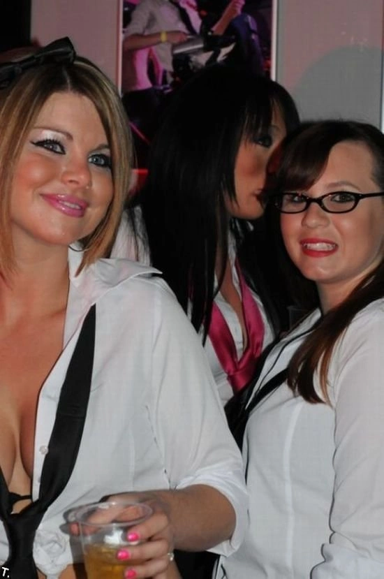 Дівчата в шкільній формі в нічних клубах (100 фото) – фото 75