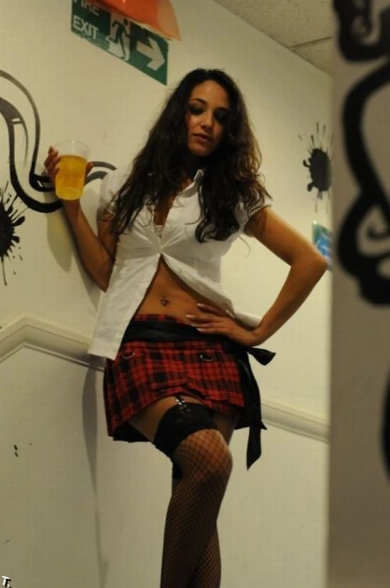 Дівчата в шкільній формі в нічних клубах (100 фото) – фото 77