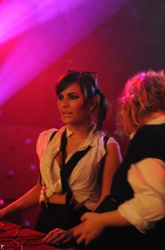 Дівчата в шкільній формі в нічних клубах (100 фото) – фото 84