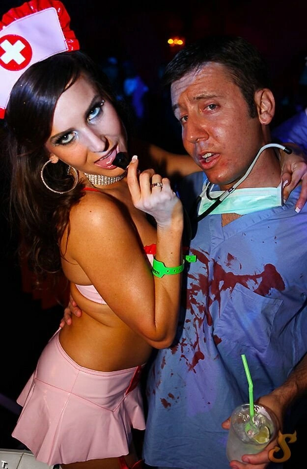 Вечірка до Хелловіну в резиденції Playboy (62 фото) – фото 25