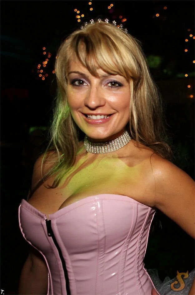 Вечірка до Хелловіну в резиденції Playboy (62 фото) – фото 46