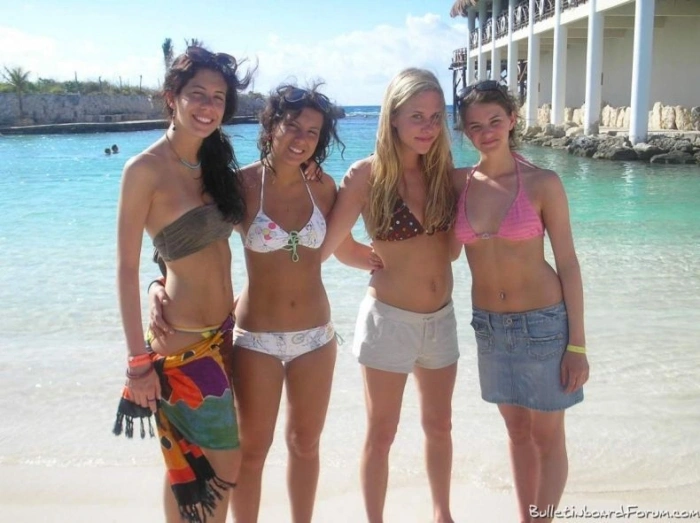 П'ятничне бікіні (113 фото) – фото 14