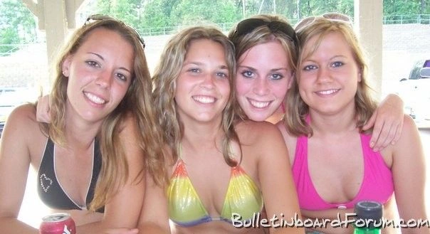 П'ятничне бікіні (113 фото) – фото 28