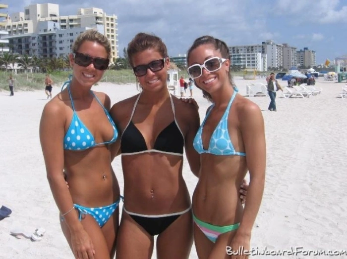 П'ятничне бікіні (113 фото) – фото 56