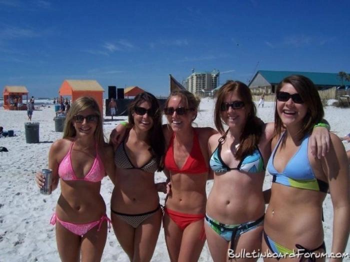 П'ятничне бікіні (113 фото) – фото 72