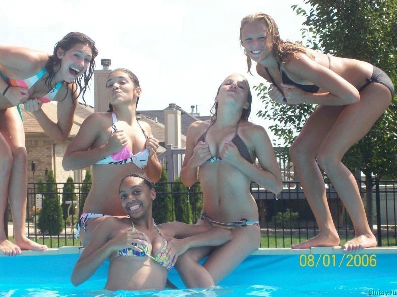 Велика колекція дівчат у бікіні (100 фото) – фото 52