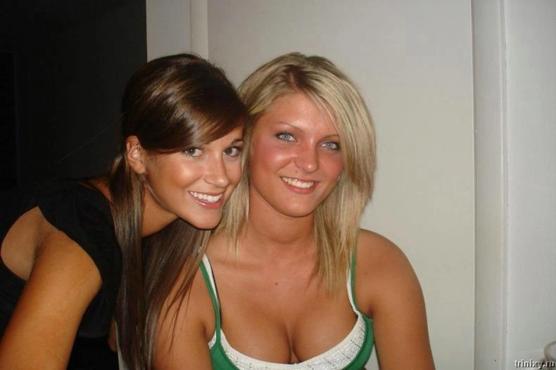 Велика підбірка класних дівчат з декольте (81 фото) – фото 21