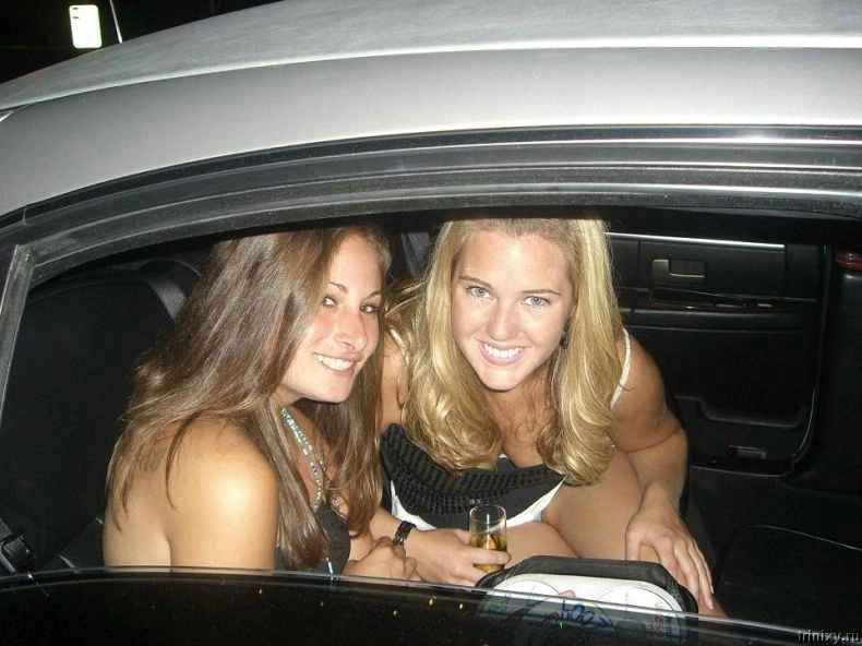 Велика підбірка класних дівчат з декольте (81 фото) – фото 23