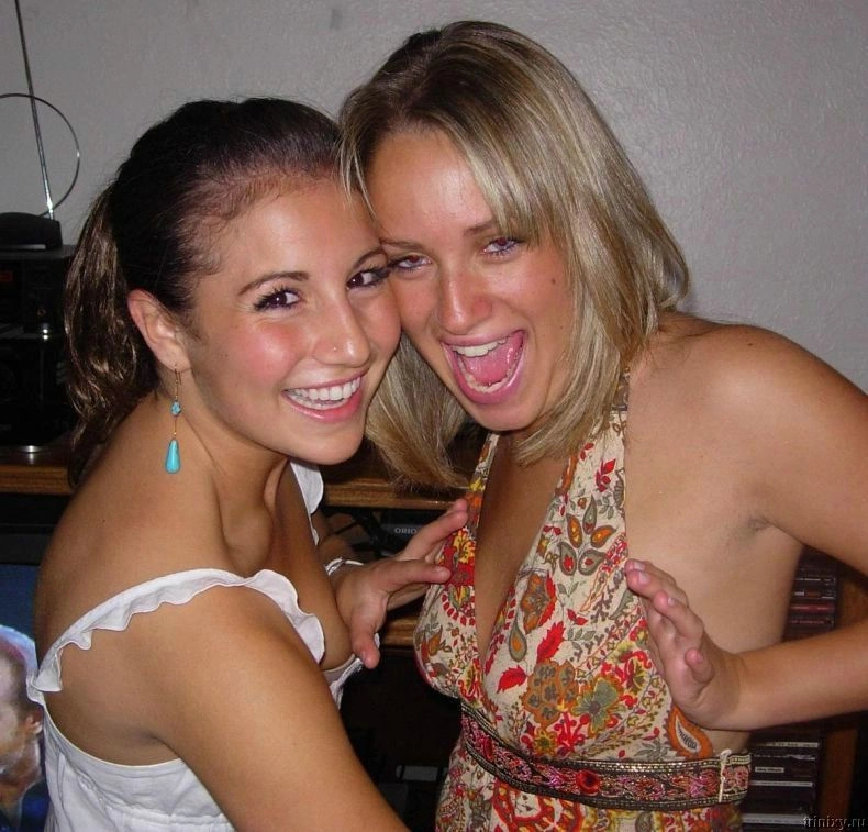 Велика підбірка класних дівчат з декольте (81 фото) – фото 24