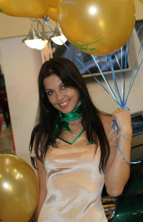 Автомобільна виставка - машини = дівчата? (35 фото) – фото 3