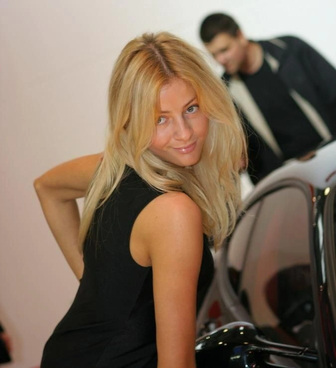 Автомобільна виставка - машини = дівчата? (35 фото) – фото 19