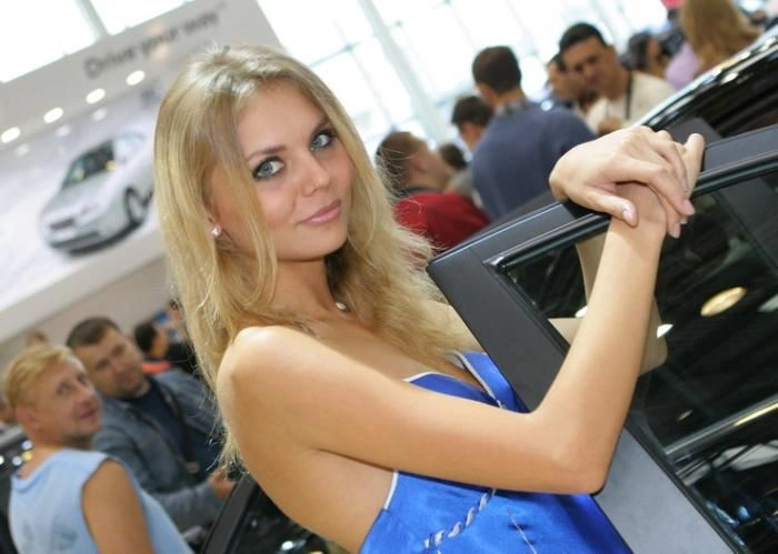 Автомобільна виставка - машини = дівчата? (35 фото) – фото 20