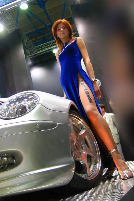 Автомобільна виставка - машини = дівчата? (35 фото) – фото 23