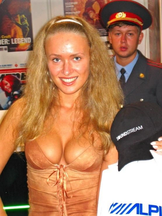 Автомобільна виставка - машини = дівчата? (35 фото) – фото 24