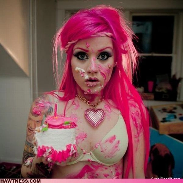 Чарівні дівчата, які займаються дивними речами. Частина 7 (41 фото + 6 гіфок) – фото 7