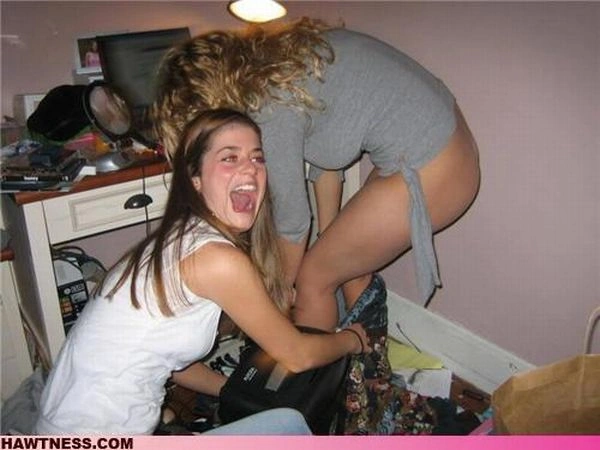 Чарівні дівчата, які займаються дивними речами. Частина 7 (41 фото + 6 гіфок) – фото 17