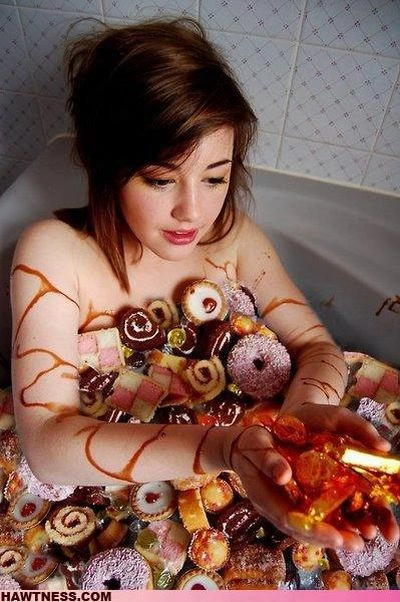 Чарівні дівчата, які займаються дивними речами. Частина 7 (41 фото + 6 гіфок) – фото 22