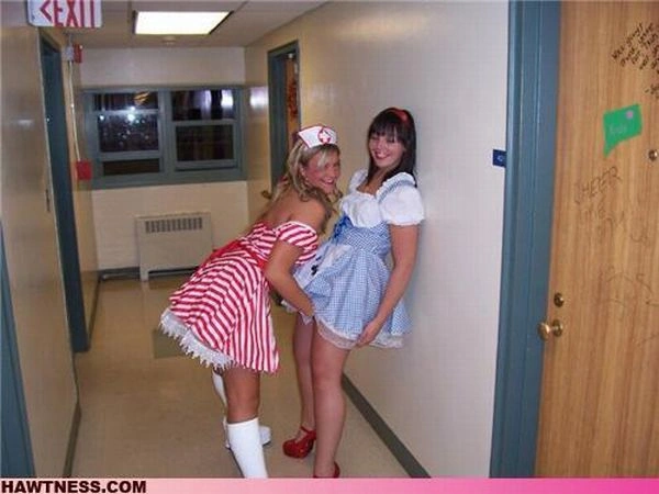 Чарівні дівчата, які займаються дивними речами. Частина 7 (41 фото + 6 гіфок) – фото 28