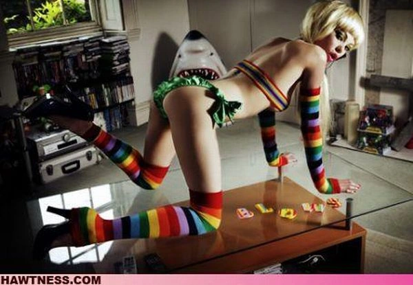 Чарівні дівчата, які займаються дивними речами. Частина 7 (41 фото + 6 гіфок) – фото 29