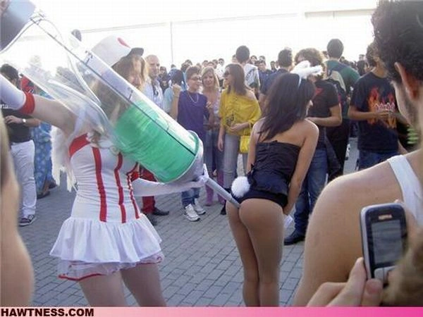 Чарівні дівчата, які займаються дивними речами. Частина 7 (41 фото + 6 гіфок) – фото 38