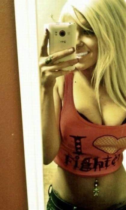 Дівчата перед дзеркалом. Частина 4 (150 фото) – фото 16