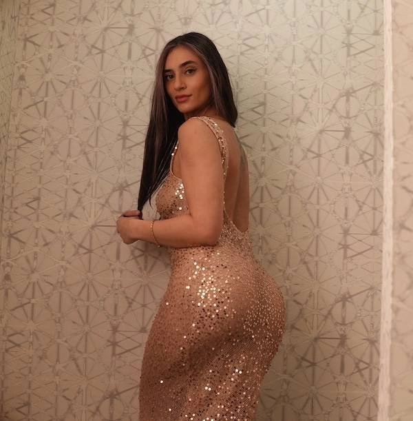 Дівчата в облягаючих сукнях (31 фото) – фото 16