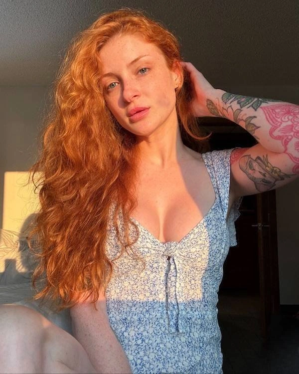 Дівчата у літніх сукнях (30 фото) – фото 17