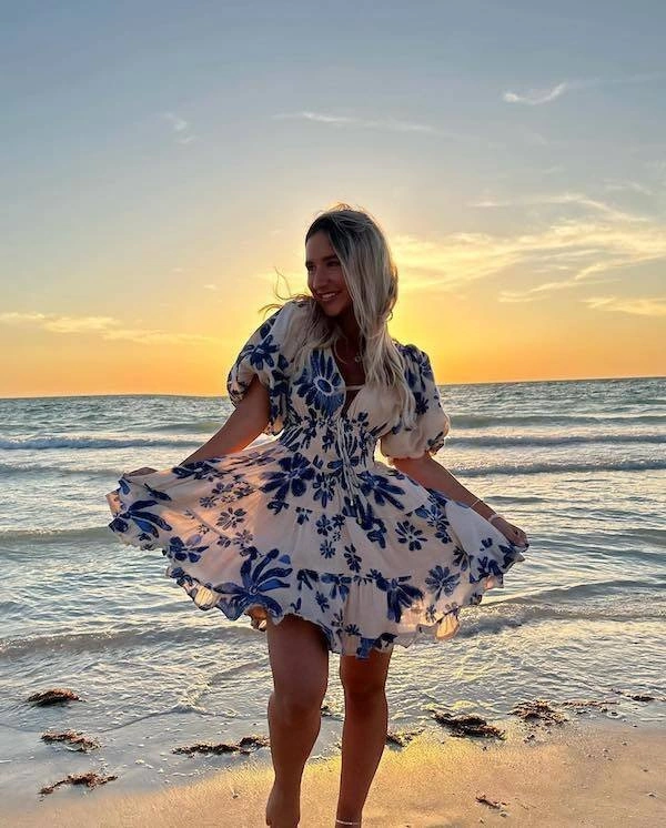 Дівчата у літніх сукнях (30 фото) – фото 25