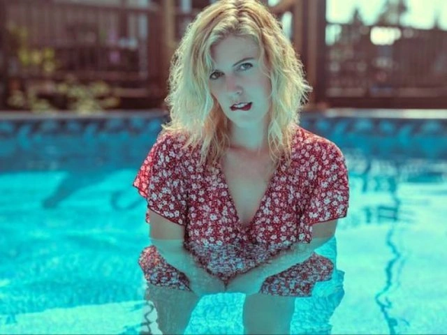 Дівчата у літніх сукнях (30 фото) – фото 28