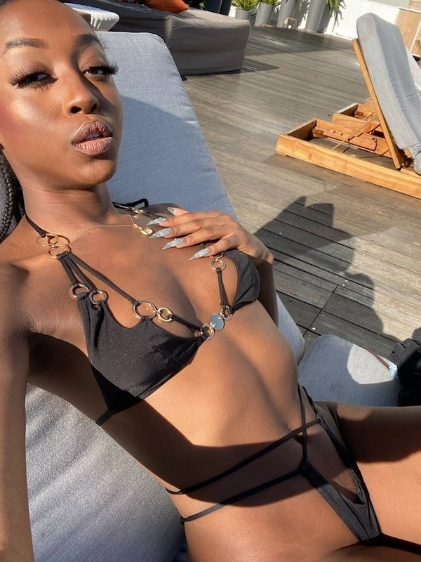 Дівчата на сонці (30 фото) – фото 11