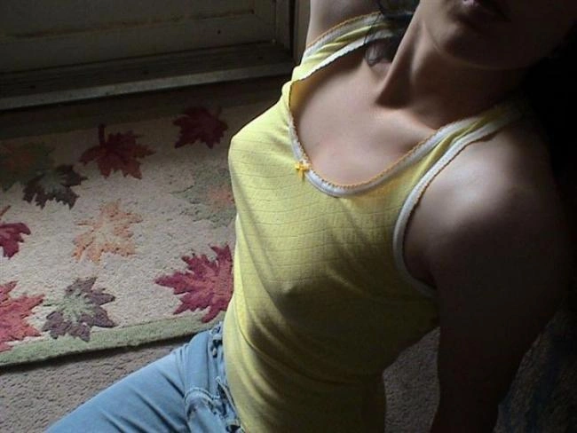 Дівчата без бюстгальтера (20 фото) – фото 17