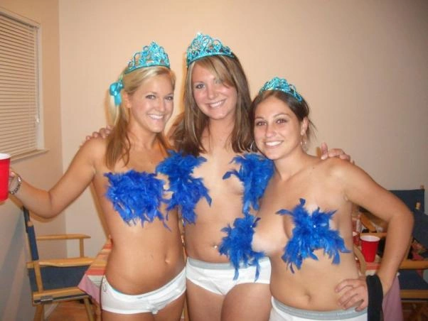 Декольте у дівчат (26 фото) – фото 3