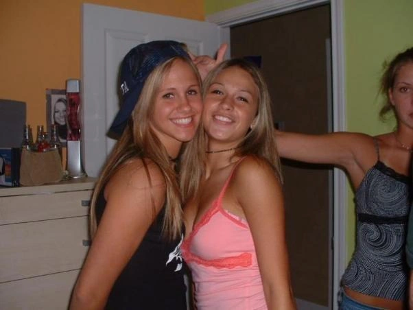 Декольте у дівчат (26 фото) – фото 7