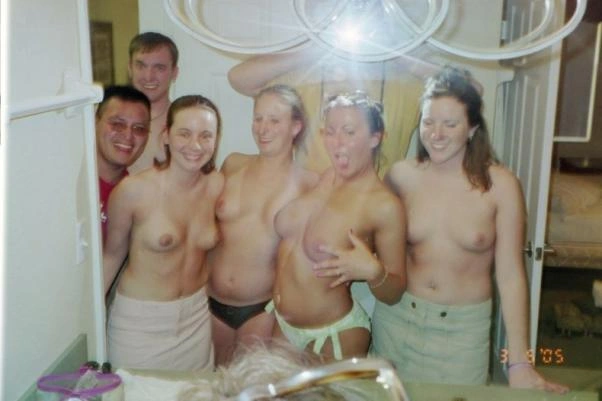 Велика колекція випадкових (переважно) оголених дівчат! (95 фото) – фото 17