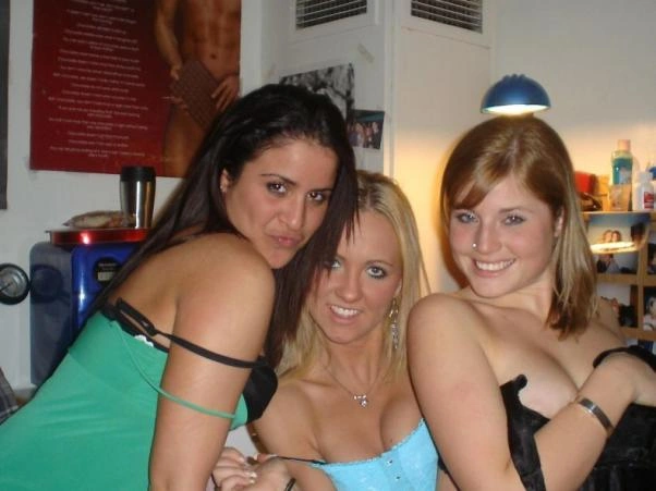 Велика колекція випадкових (переважно) оголених дівчат! (95 фото) – фото 23