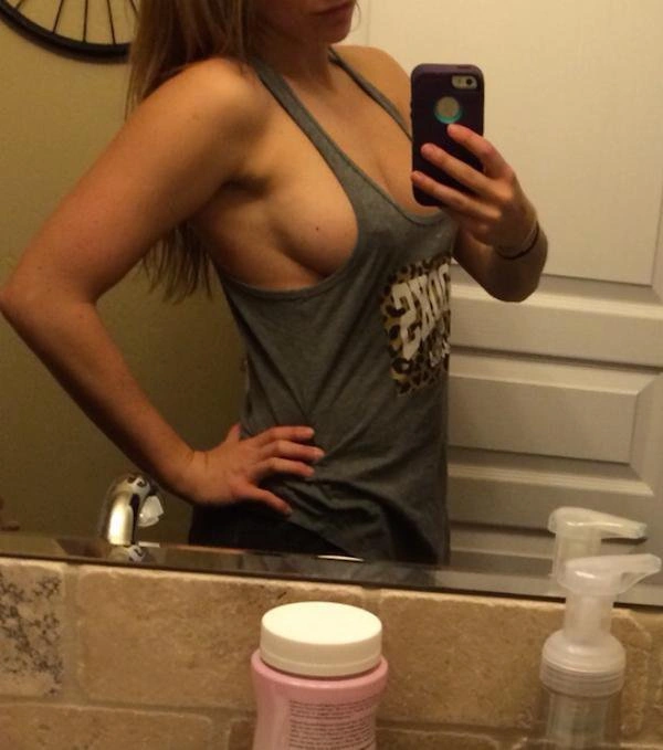 Дівчата без бюстгальтерів (40 фото) – фото 20