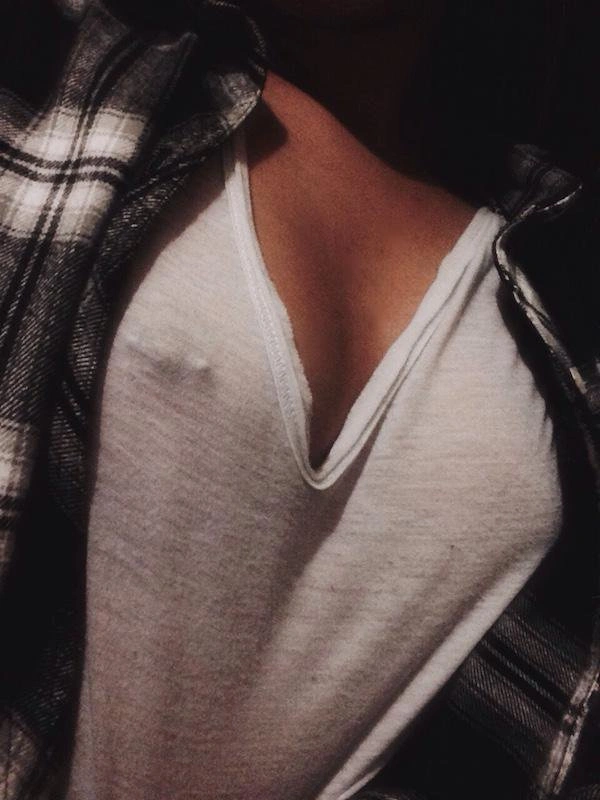 Дівчата без бюстгальтерів (40 фото) – фото 32