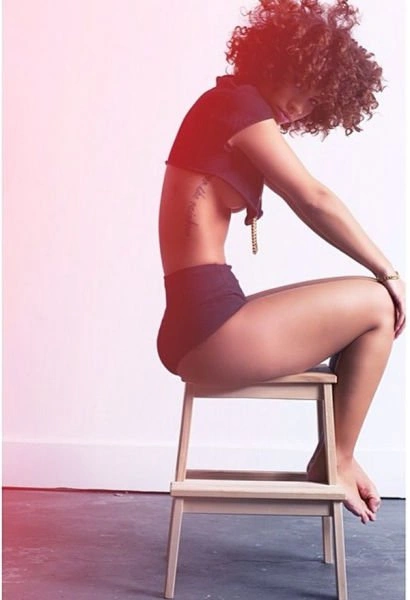 Груди знизу (43 фото) – фото 25