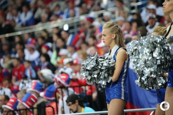 Вболівальниці на ЧС з хокею (24 фото) – фото 7