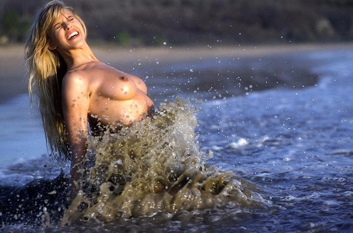 Цікаві знімки від журналу Playboy (24 фото) – фото 18