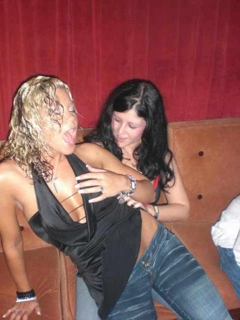 Напійна блондинка позує перед камерою:-) (26 фото) – фото 9