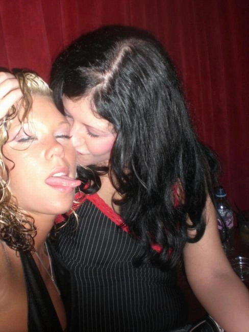 Напійна блондинка позує перед камерою:-) (26 фото) – фото 17