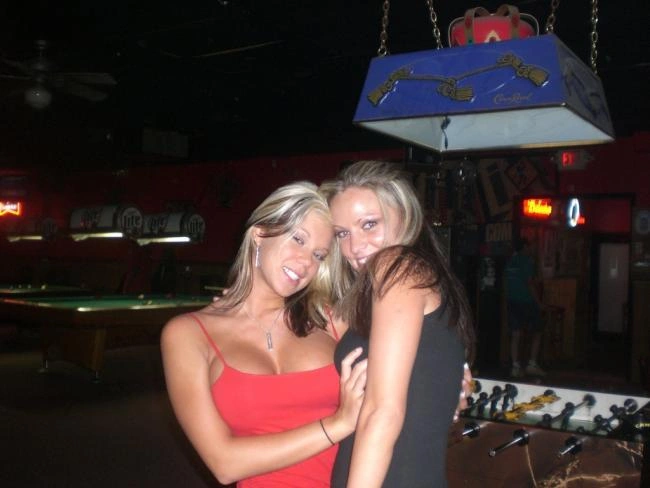 Напійна блондинка позує перед камерою:-) (26 фото) – фото 18