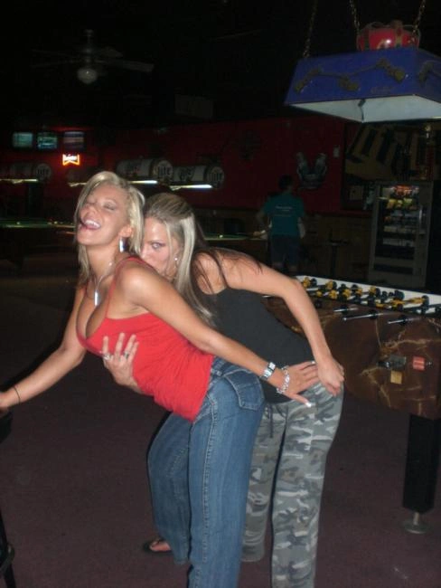 Напійна блондинка позує перед камерою:-) (26 фото) – фото 19