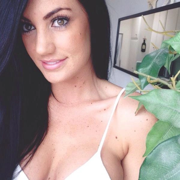 Селфі дівчат (35 фото)